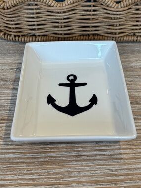 J. CREW white ceramic trinket dish nautical theme anchor graphic in navy blue
